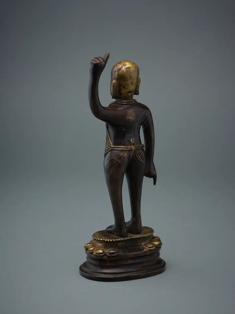 Chinese bronze infant Buddha figure, Image 1++